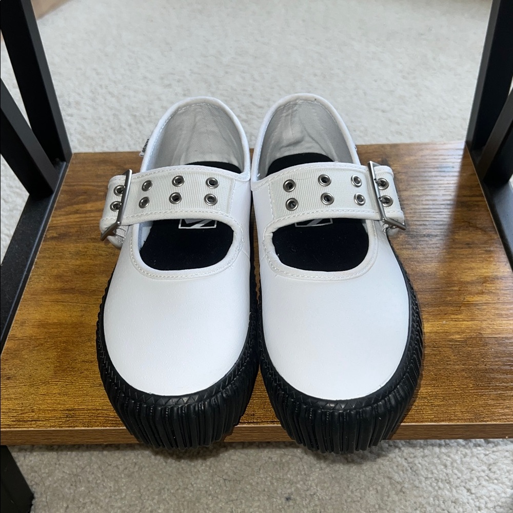 Vans White Mary Jane NWT - Picture 5 of 7